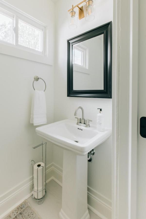 Newly Renovated Vintage Inspired Large 4 Bedroom Home Mount Joy Екстер'єр фото